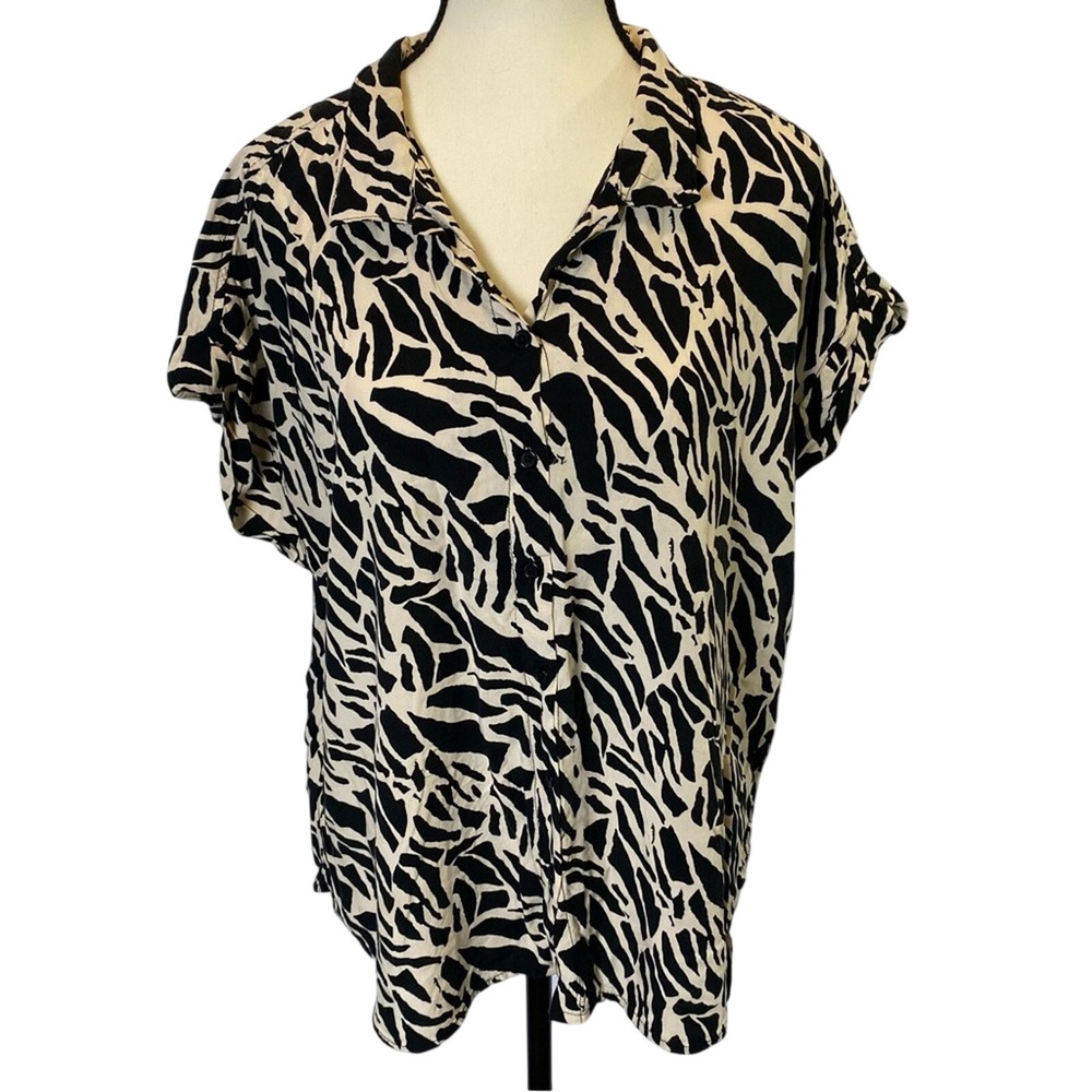 Alexander Jordan Button Down Blouse Women's XL‎ Short Sleeve Black Tan Giraffe